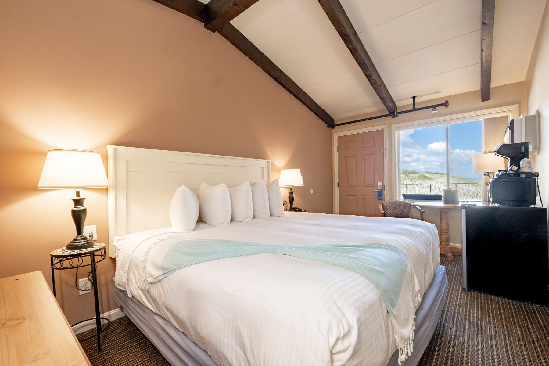 111 Dunes Economy Corner King-4