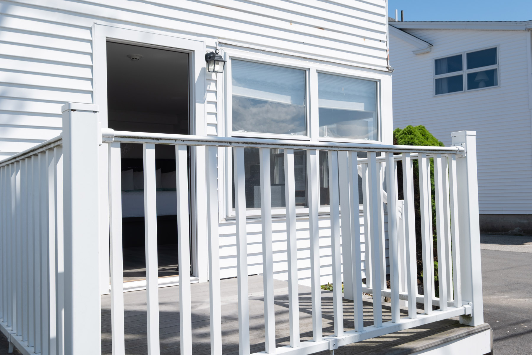 127 NOR Riverview Single Queen Econ-5