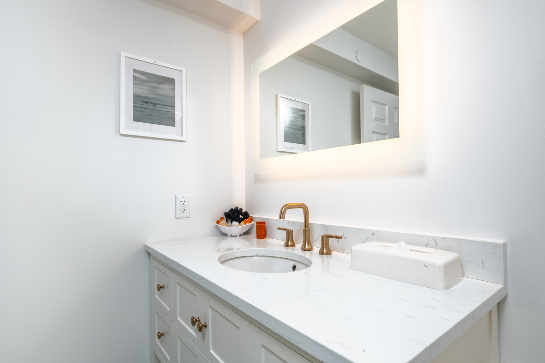 310 Beachfront King Apartment-10