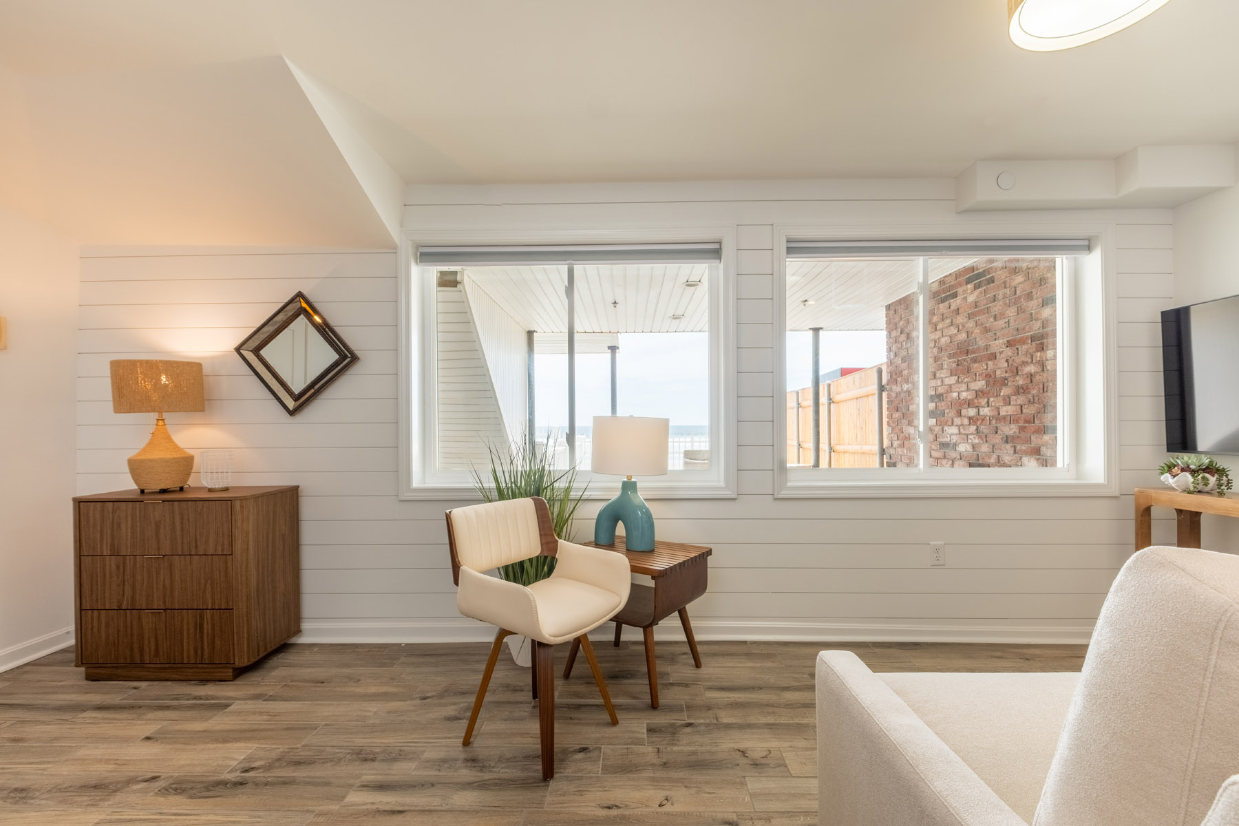310 Beachfront King Apartment-4