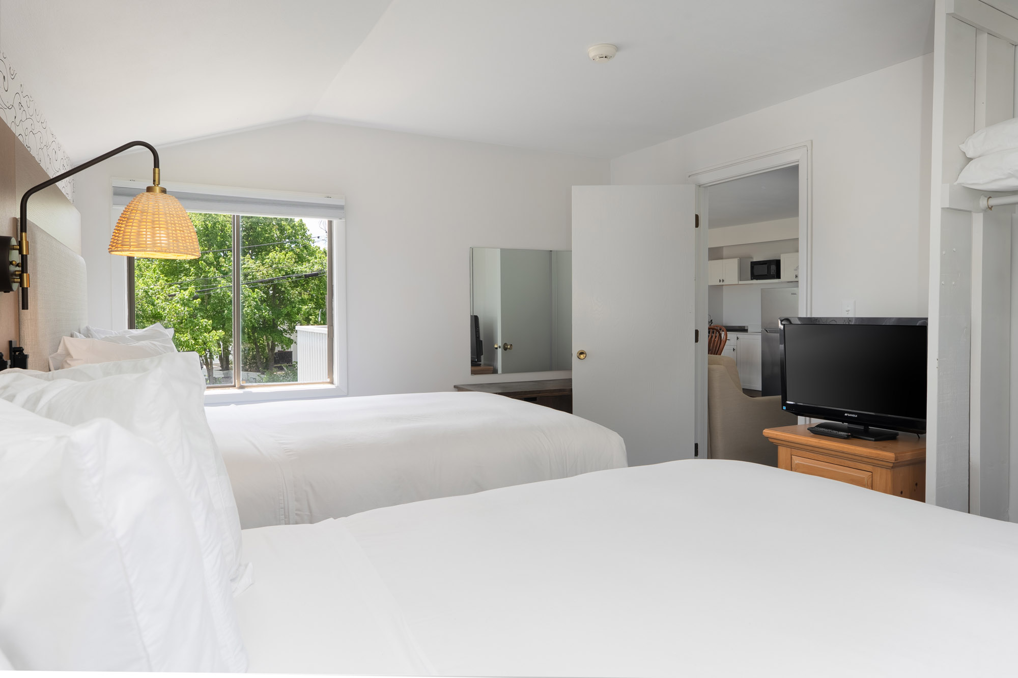 ASP_Lodge_TwoQueenFront_Riverview_Apartment_Room162 ASP_Lodge_TwoQueen_FrontRiverview_Room162 Apartment_-10