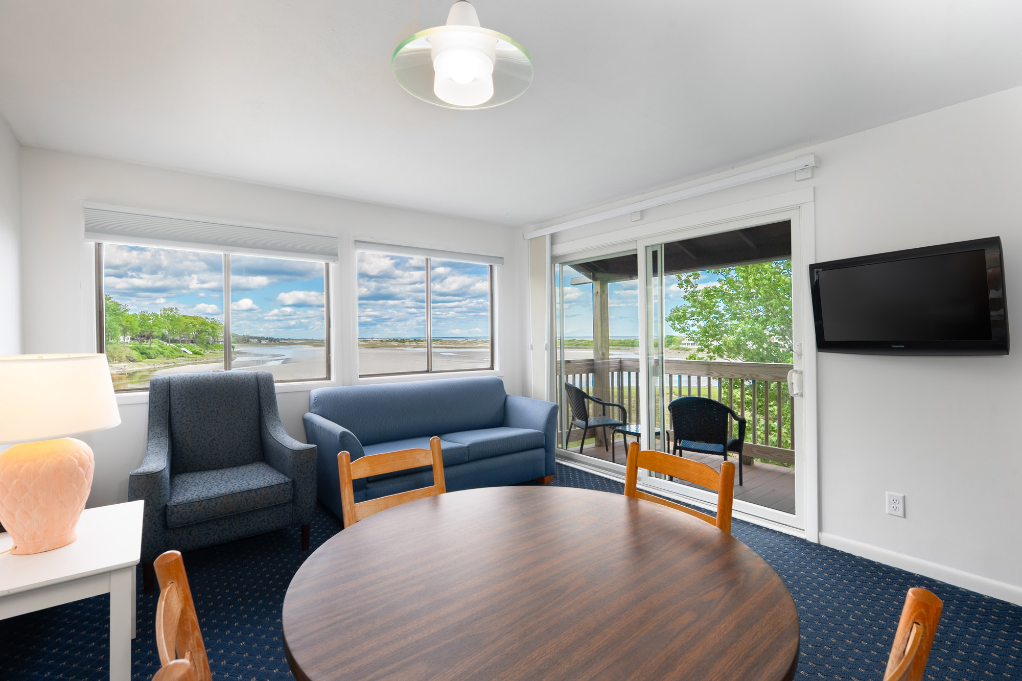 ASP_Lodge_Two_Queen_FrontRiverviewApartment_Room161-5