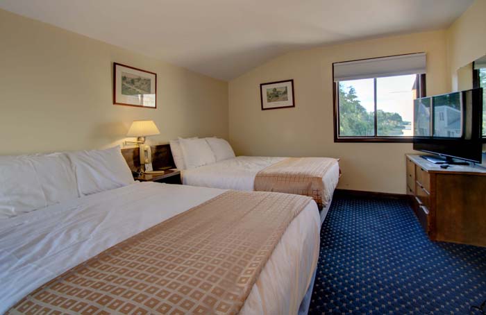 Lodge | Room 153