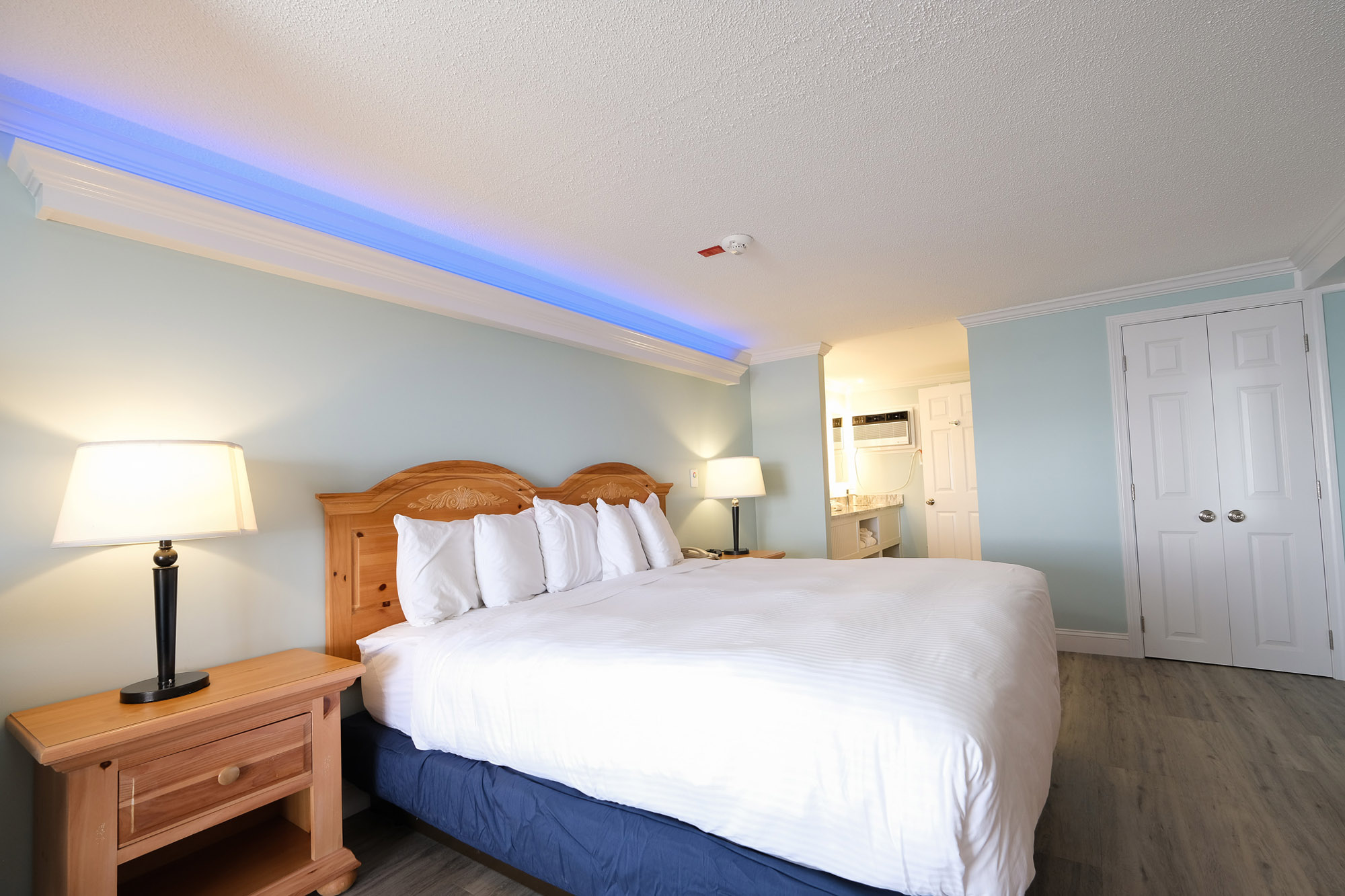 Skippers Deck Oceanfront King Room