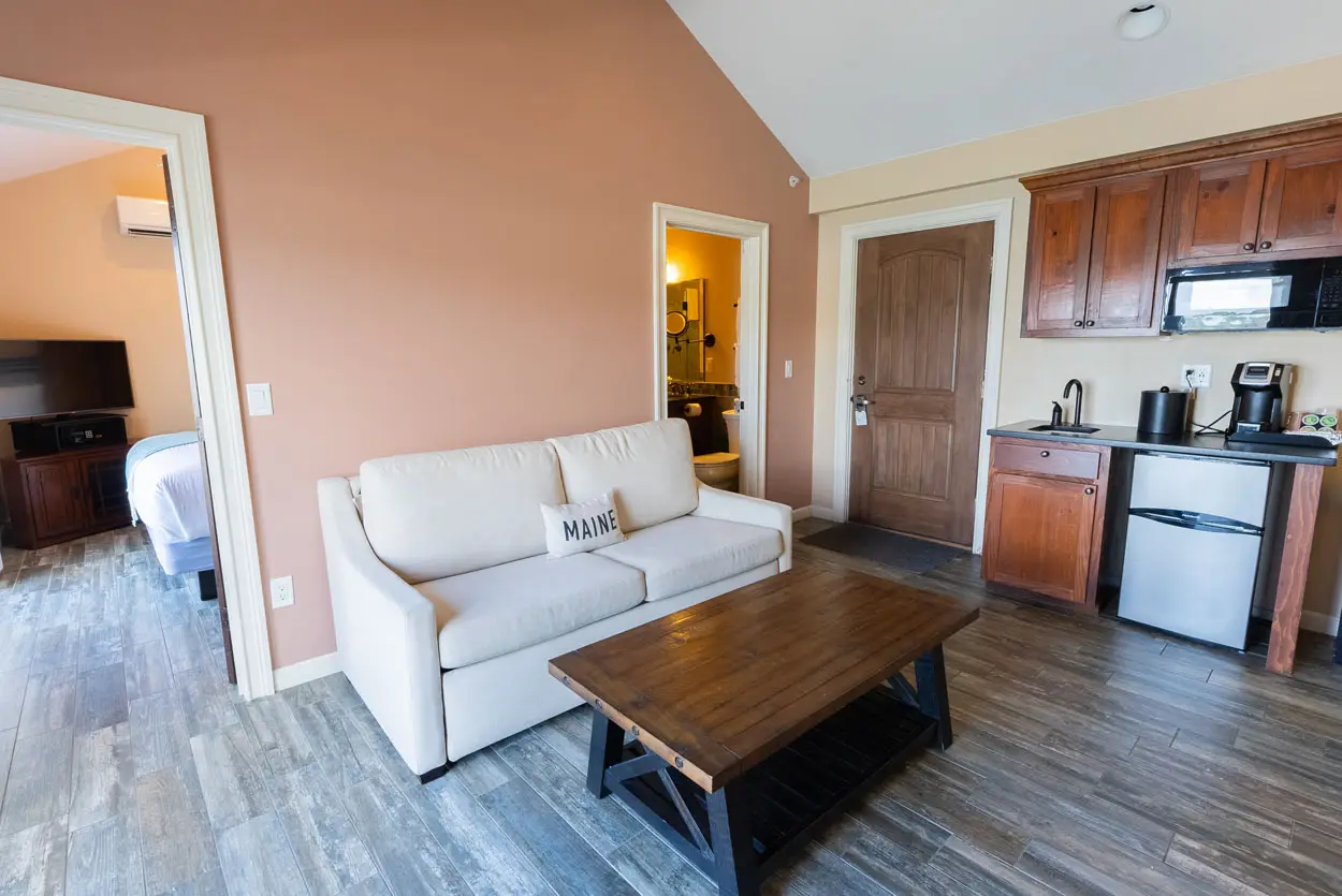 norseman tidal suites seating area