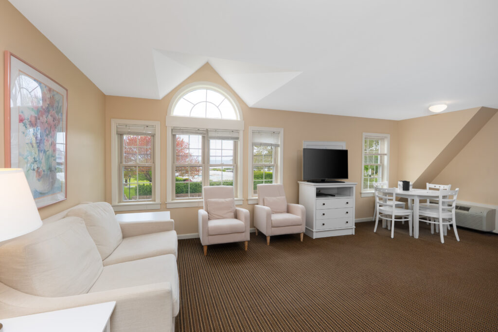 SEA_1Q_Apt Oceanview_2ndFL_Room210-2