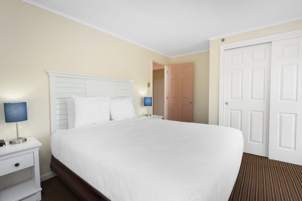 SEA_1Q_Apt Oceanview_2ndFL_Room210-6