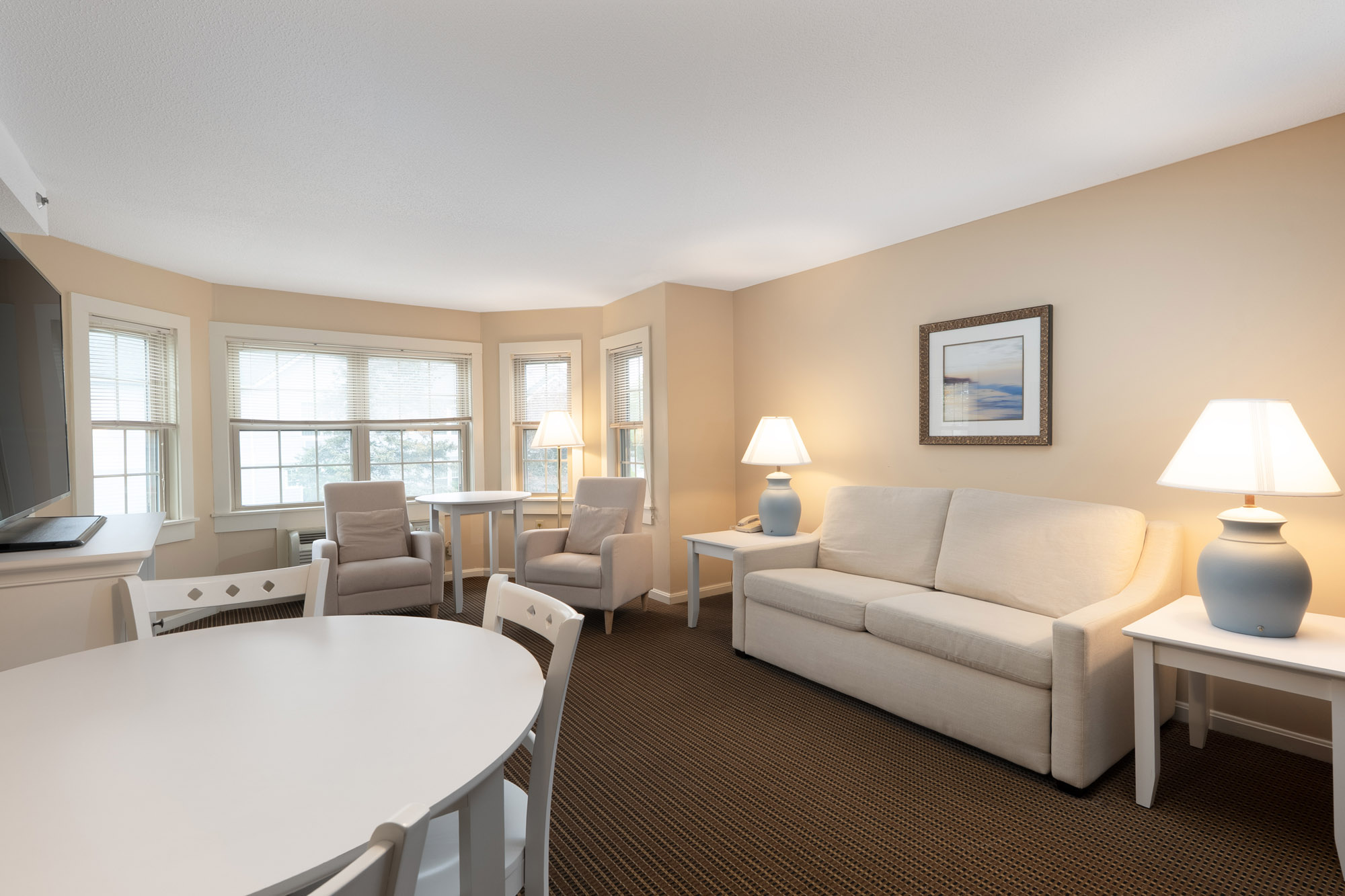 SEA_2DblBedApt_(2nd FL)_Room204-3