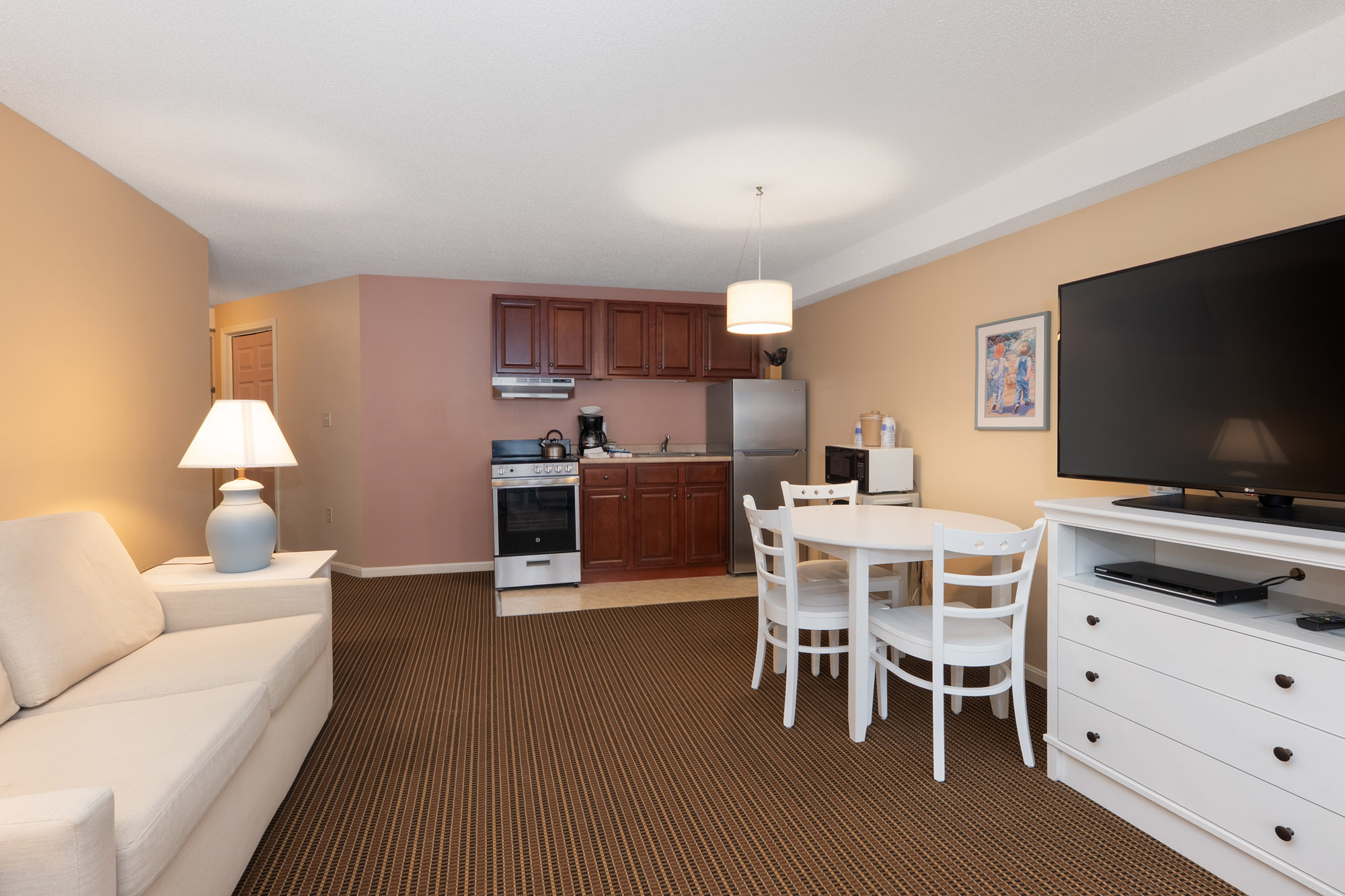 SEA_2DblBedApt_(2nd FL)_Room204-4