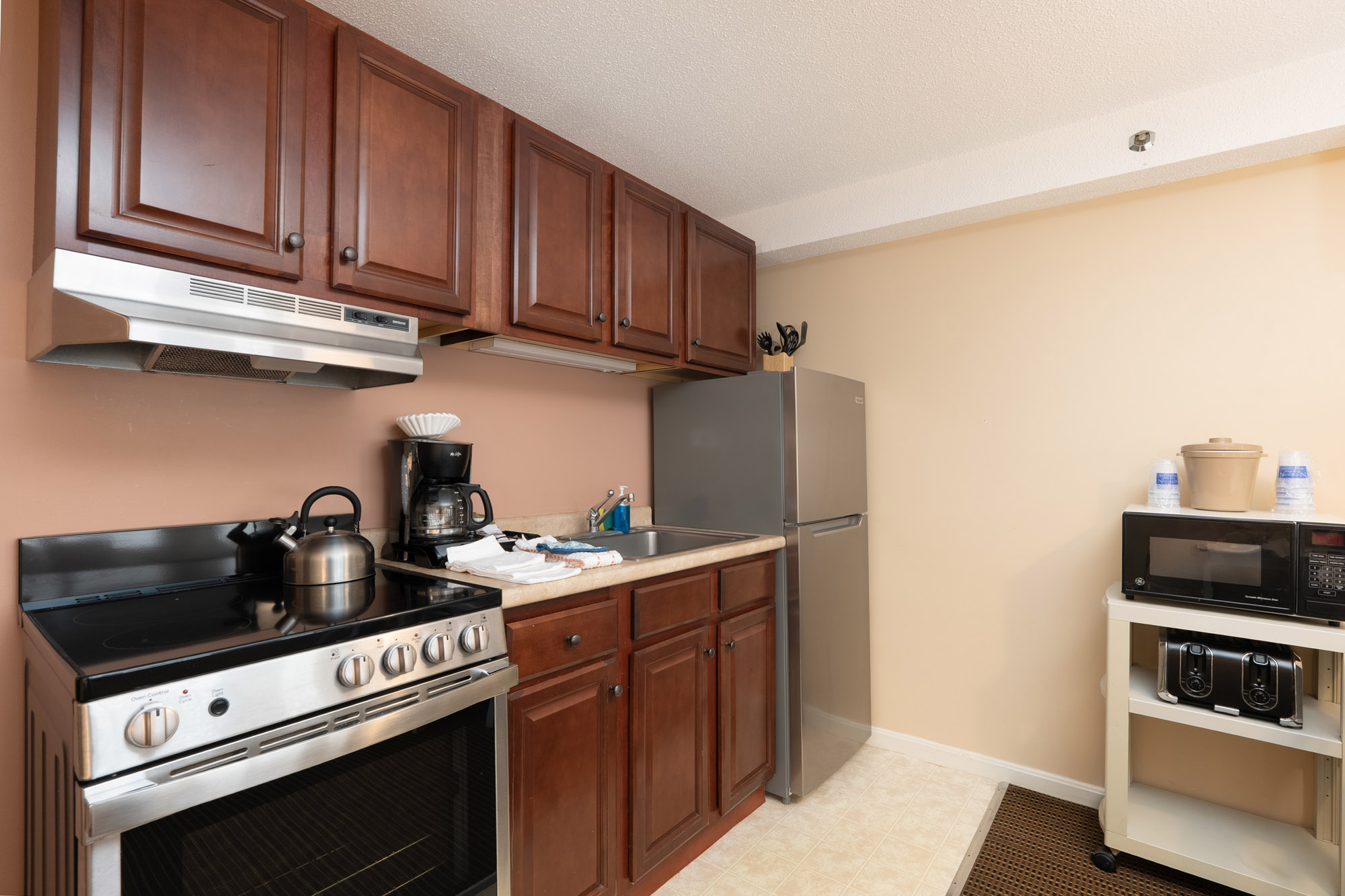 SEA_2DblBedApt_(2nd FL)_Room204-5