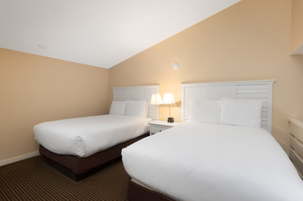 SEA_2Dbl_Bed_ShoreRoad_FrontLoft Room_207-4