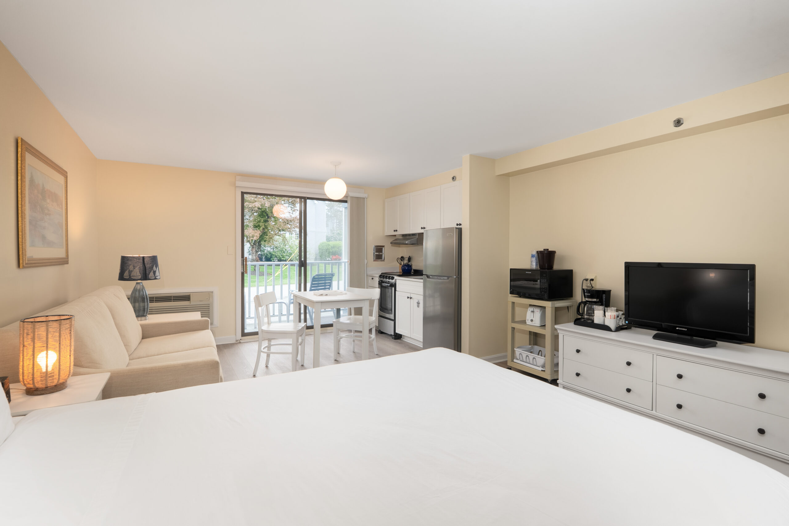 SEA_Obeds_1QSideStudio_(1st FL)_Room103-4