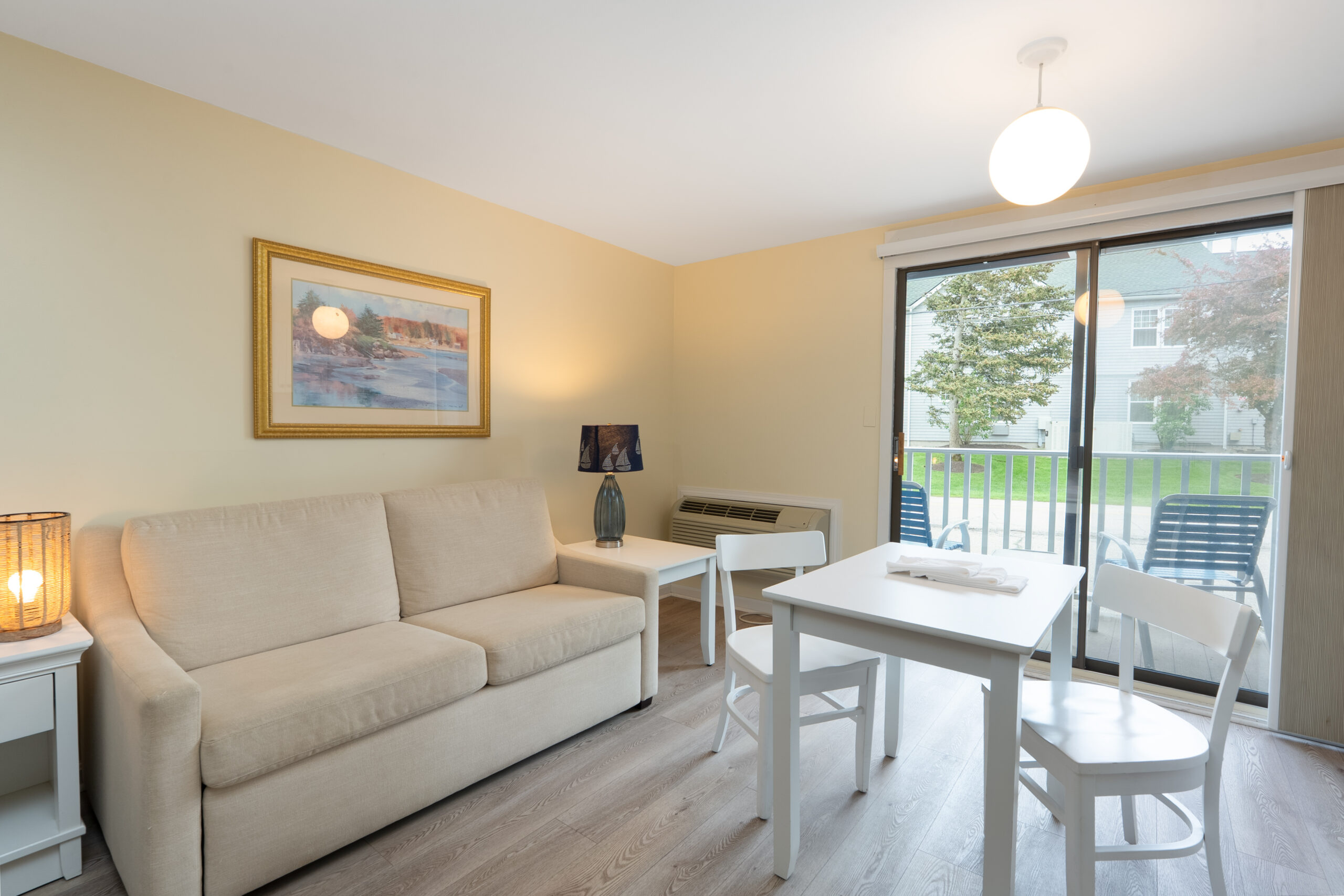 SEA_Obeds_1QSideStudio_(1st FL)_Room103-5