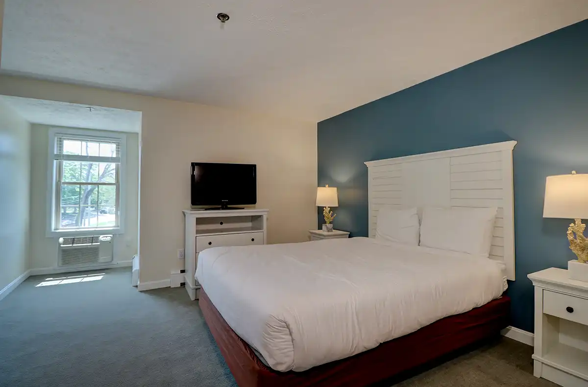 353 Penthouse with Balcony