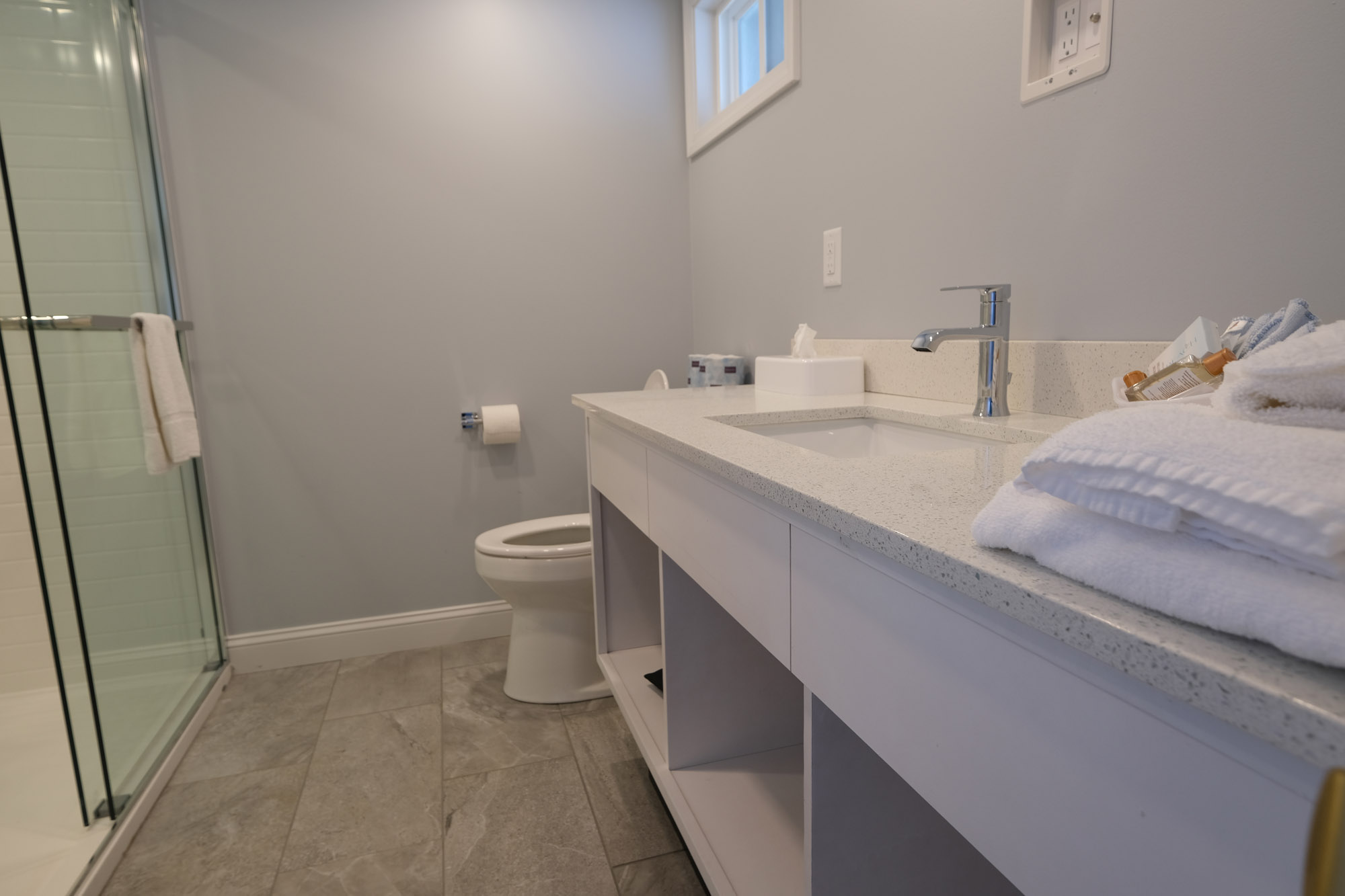 NOR-Dunes Oceanview Two Queen Room 221-1