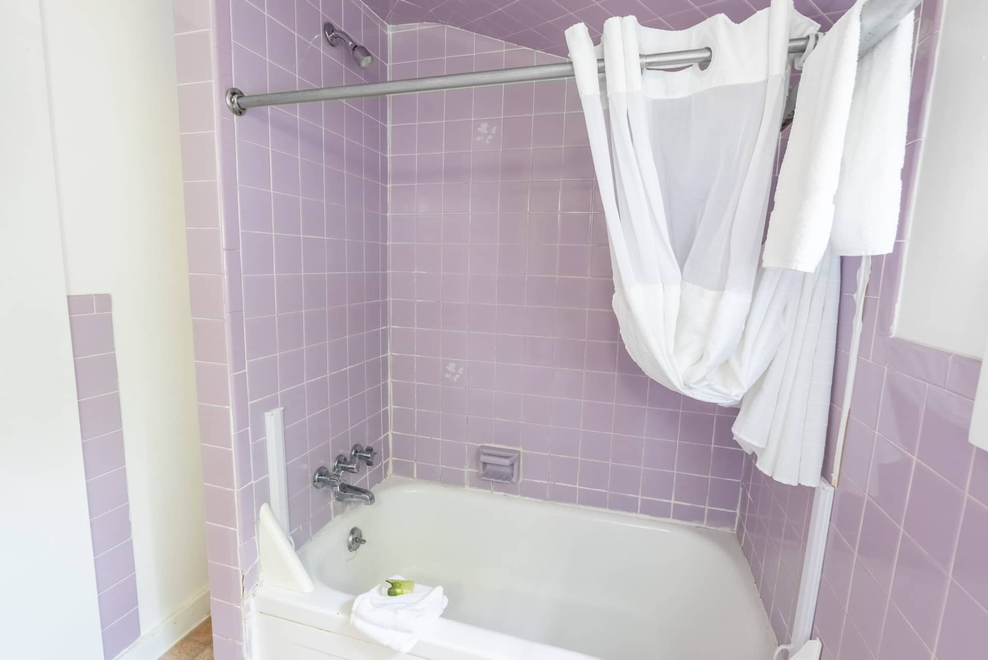 Betty Doon ApartmentBathroom_2024_07_10