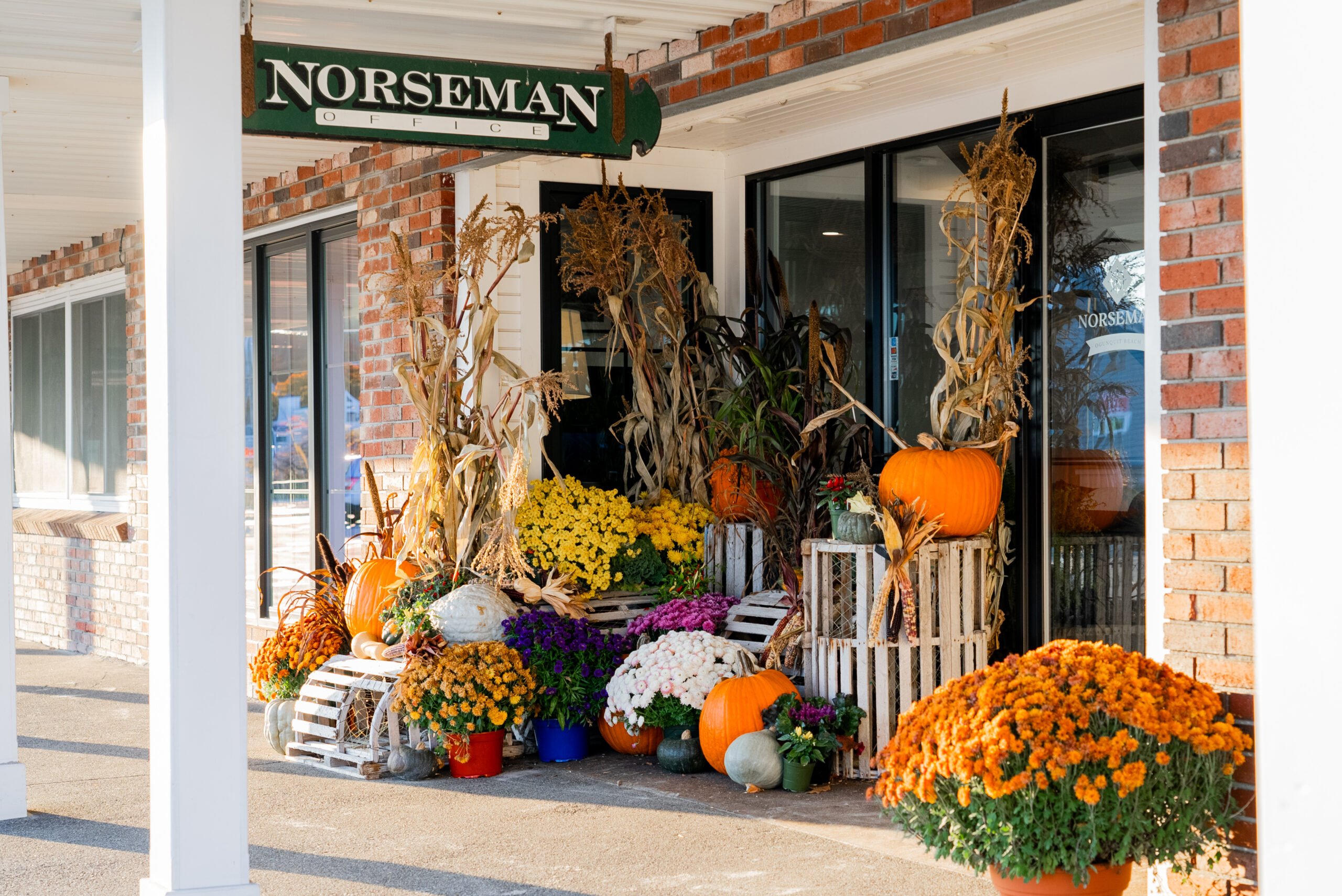 Norseman Resort decorated for fall